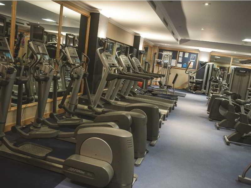 Thorpe Park Hotel And Spa Лийдс Екстериор снимка