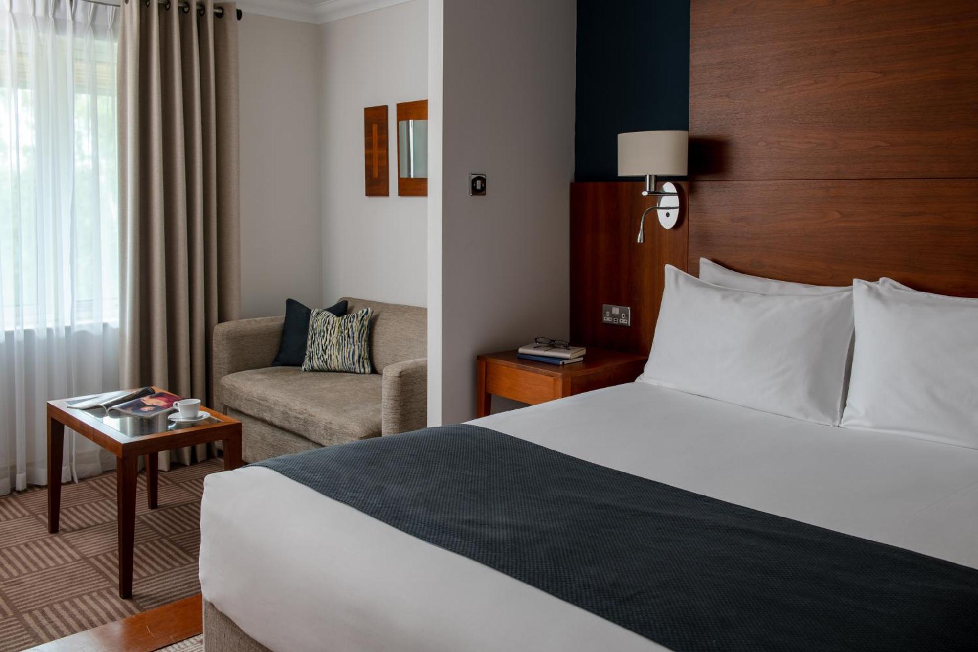 Thorpe Park Hotel And Spa Лийдс Екстериор снимка