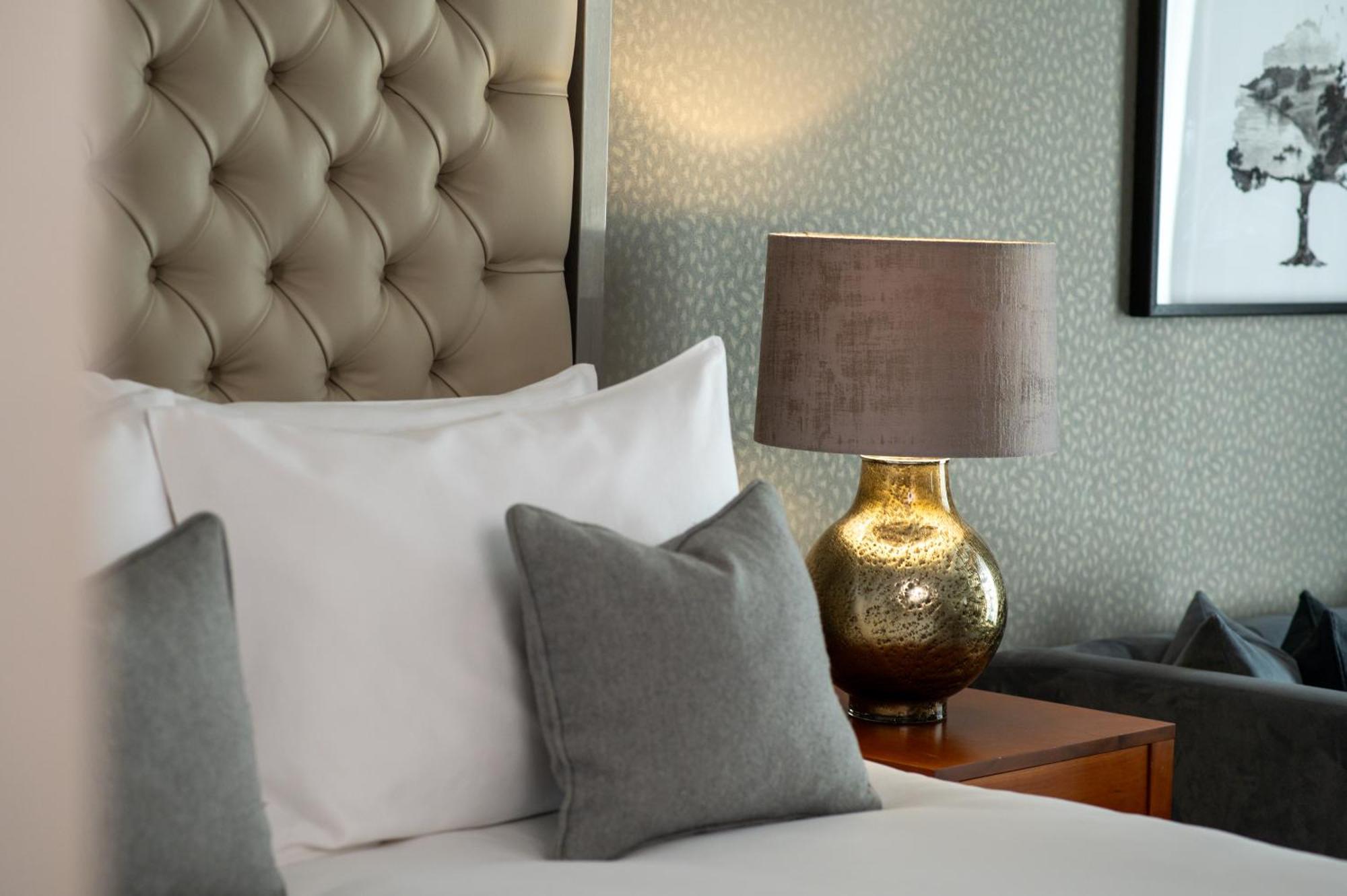 Thorpe Park Hotel And Spa Лийдс Екстериор снимка