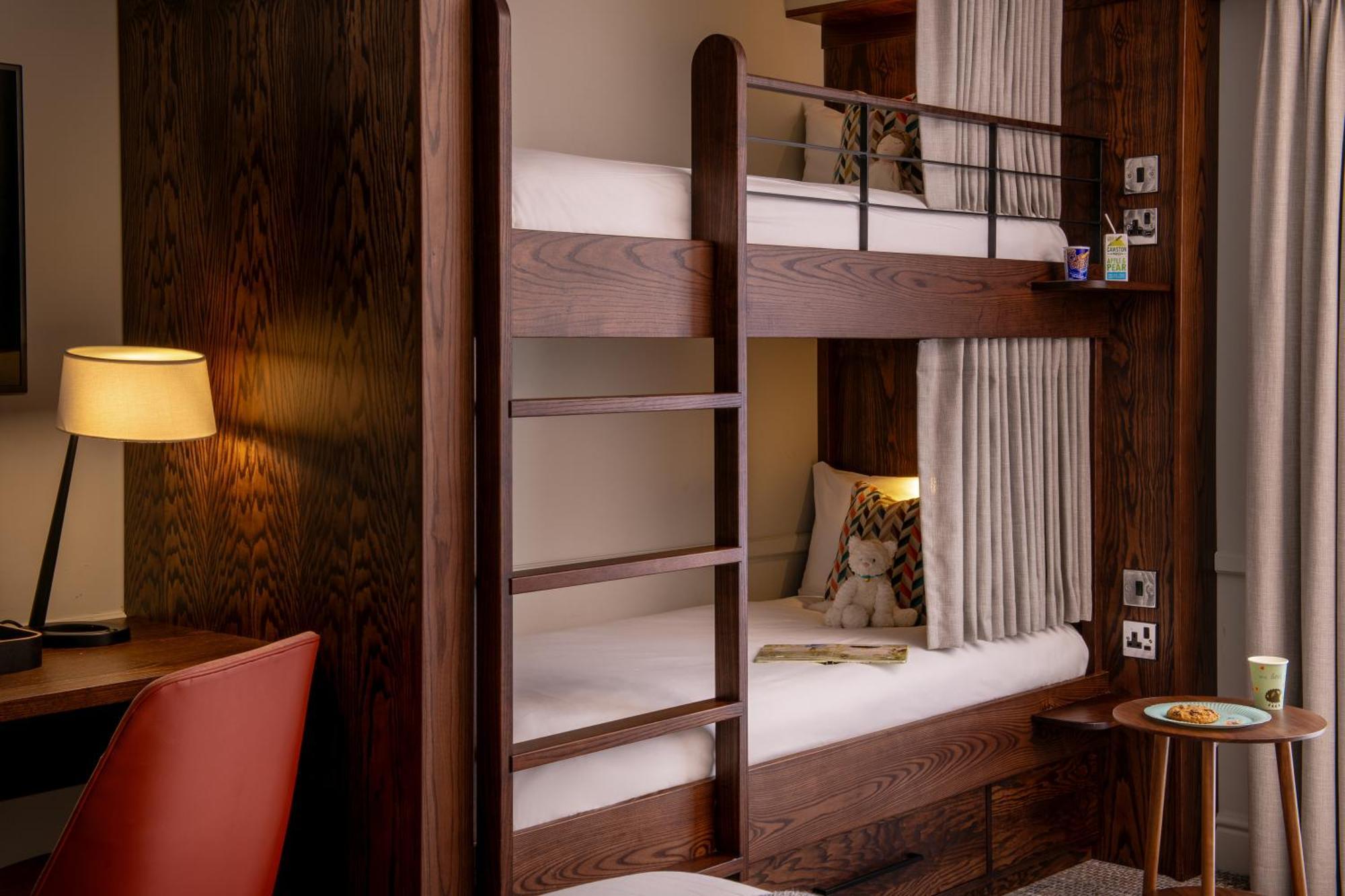 Thorpe Park Hotel And Spa Лийдс Екстериор снимка