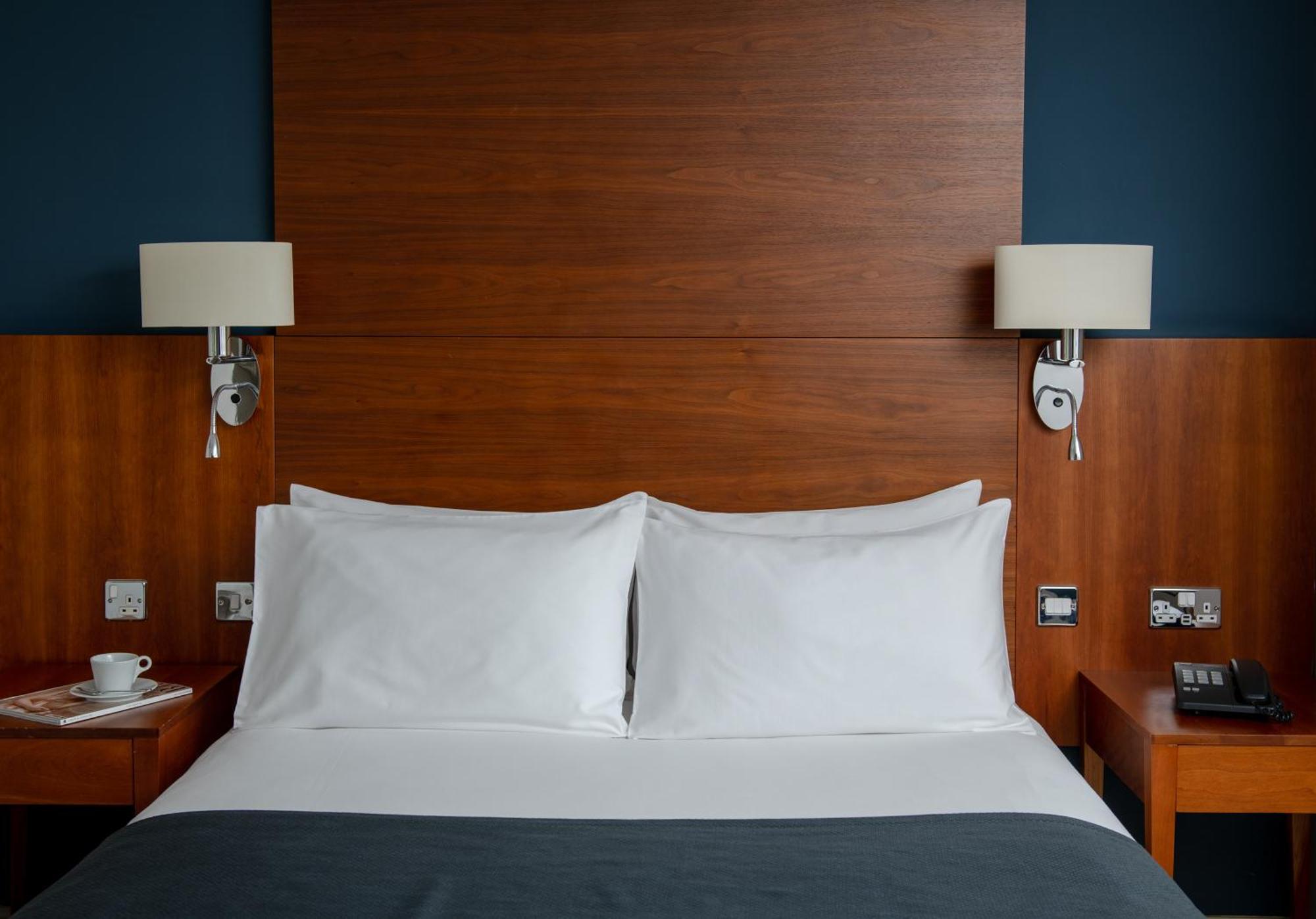 Thorpe Park Hotel And Spa Лийдс Екстериор снимка