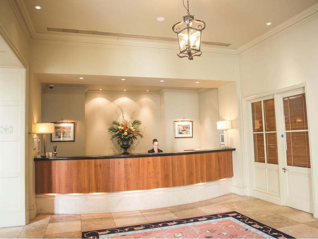 Thorpe Park Hotel And Spa Лийдс Екстериор снимка